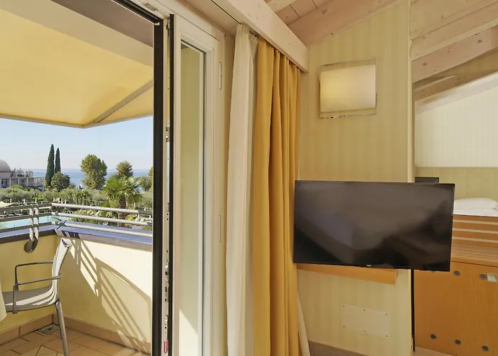 מלון Caesius Thermae & 4*