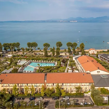 凯耶苏斯温泉浴场度假酒店 4*