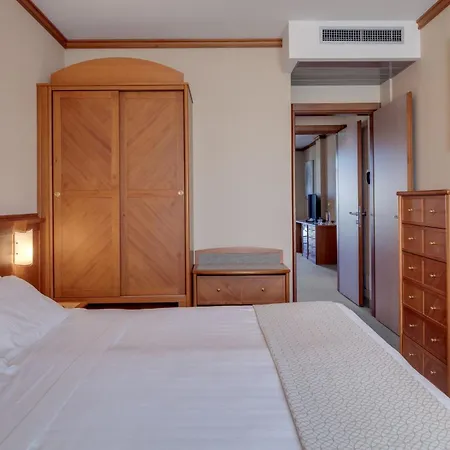 凯耶苏斯温泉浴场度假酒店 4*